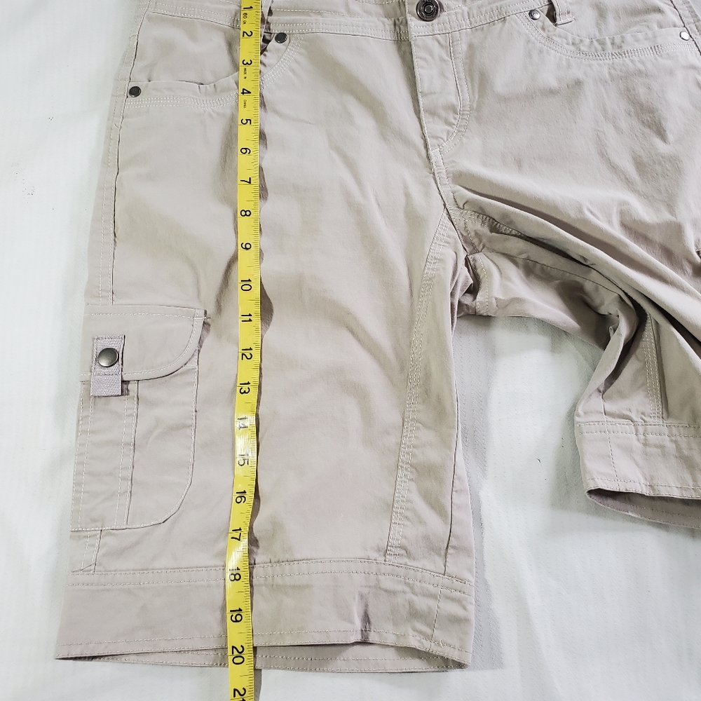 Kuhl beige cargo shorts, Size 12 - Picture 4 of 7